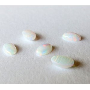 画像: 楕円型オパール（3×5mm）ホワイト